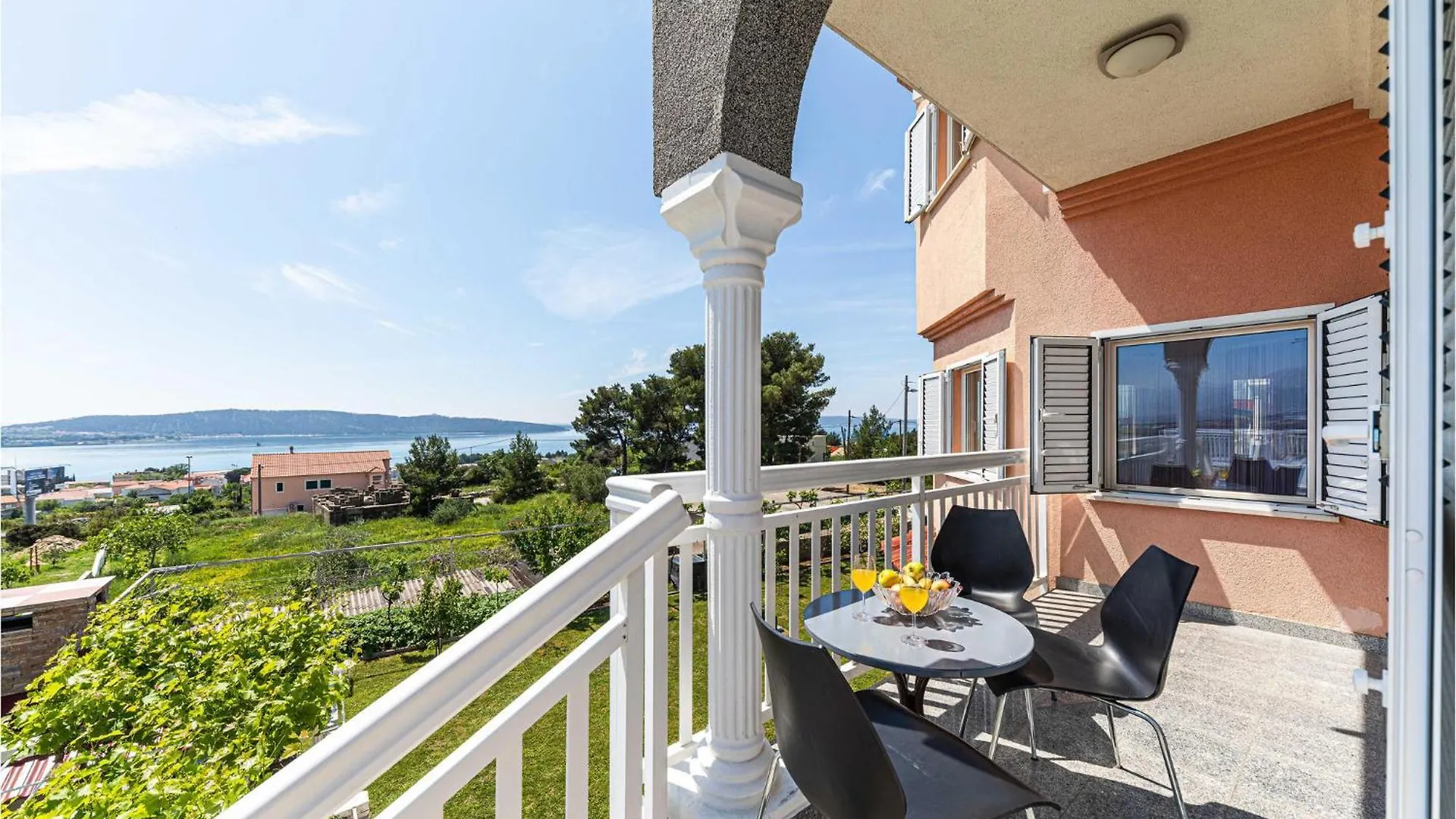 Nice Apartment In Kastel Sucurac With Kitchen Kastela