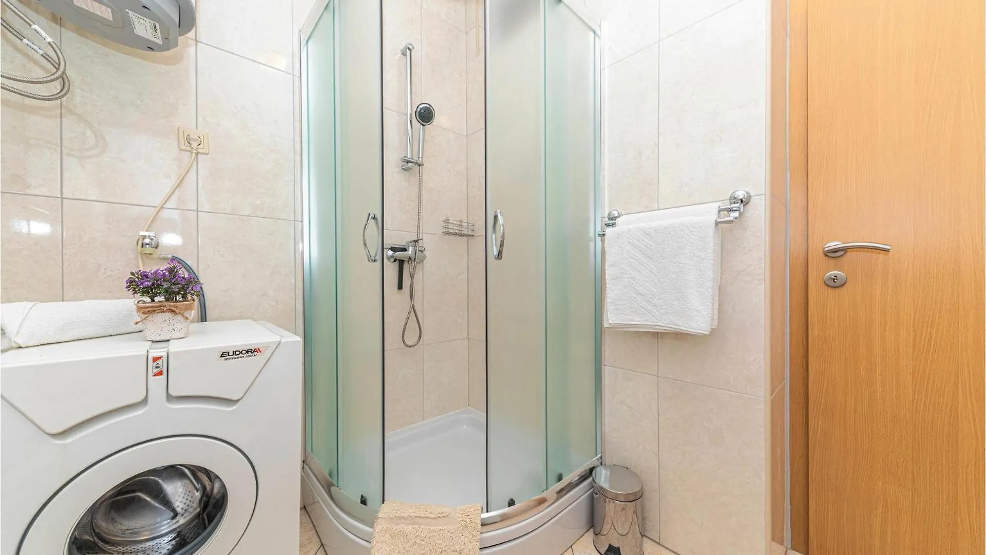 Nice Apartment In Kastel Sucurac With Kitchen Kastela